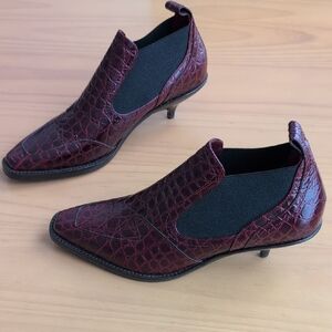Elegant Burgundy Croc-Embossed Ankle Boots